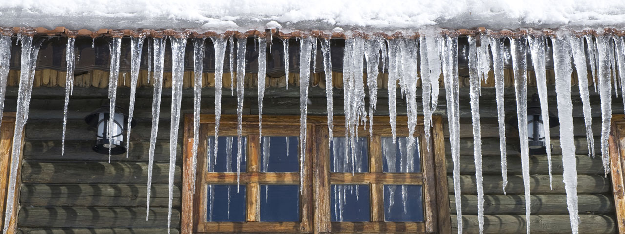 spray foam prevents ice dams by providing proper insulation in Mississauga attic spaces